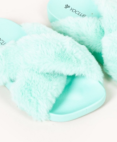 Dámske chlpaté papuče mentolovo zelené, veľkosť 37